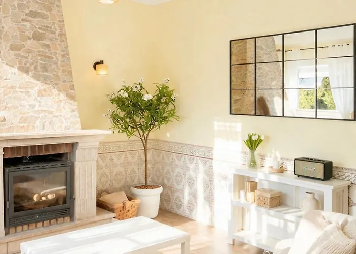 Semesterbostad Casa Acolhedora Com Jardim Privado E Bbq